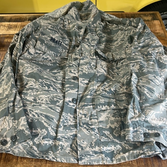 U.S. Air Force USAF Women's Utility Digital Camouflage Uniform - Picture 1 of 7